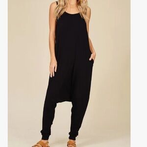 Momper Romper Black Sleeves Relaxed Fitting Comfortably loose harem pant Sz S